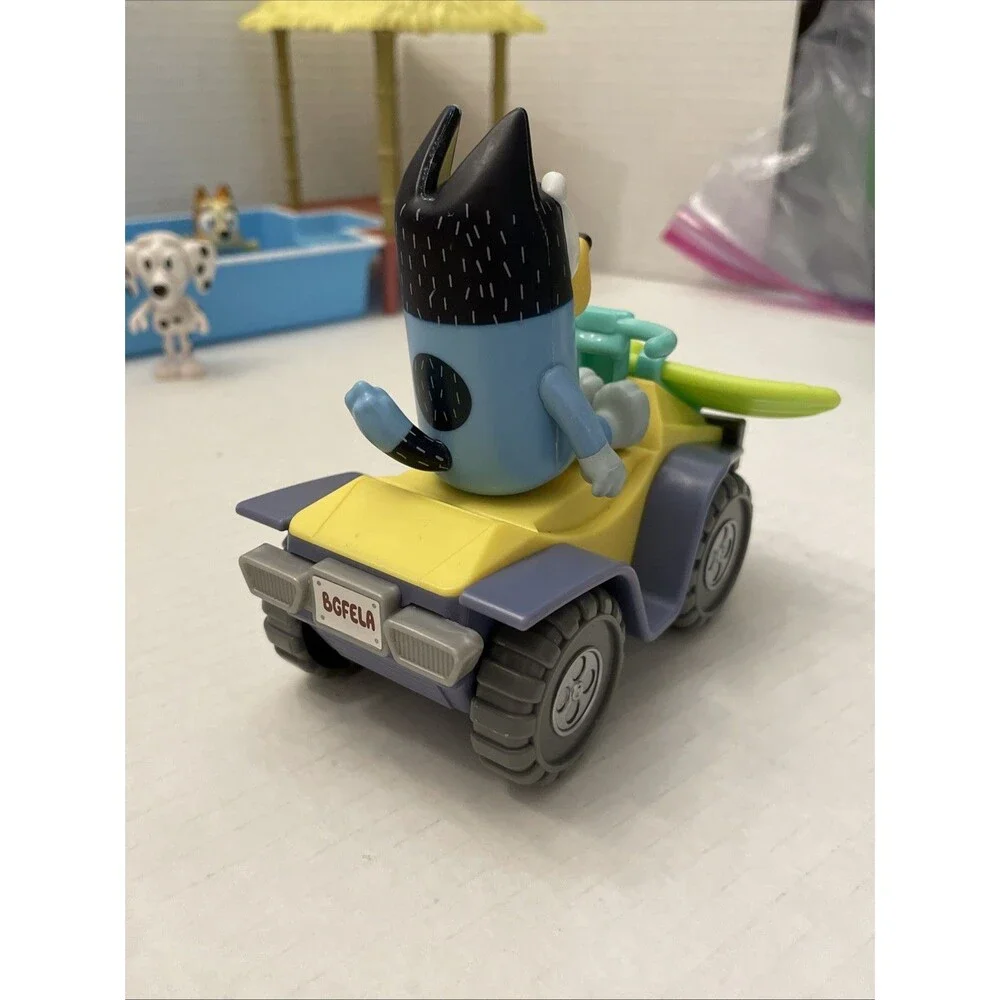 Bluey Mixed Lot 6 Figures 2 Vehicles Accessories Pool Heeler Family